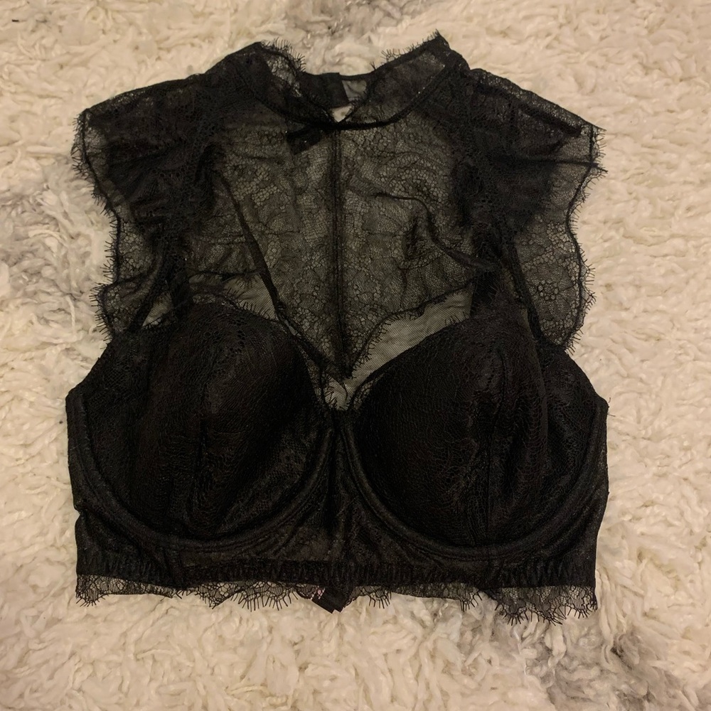 NWT High-Neck Chantilly Lace Bra 32DD